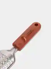 Коричневый терка для пяток металлическая MISARI 117