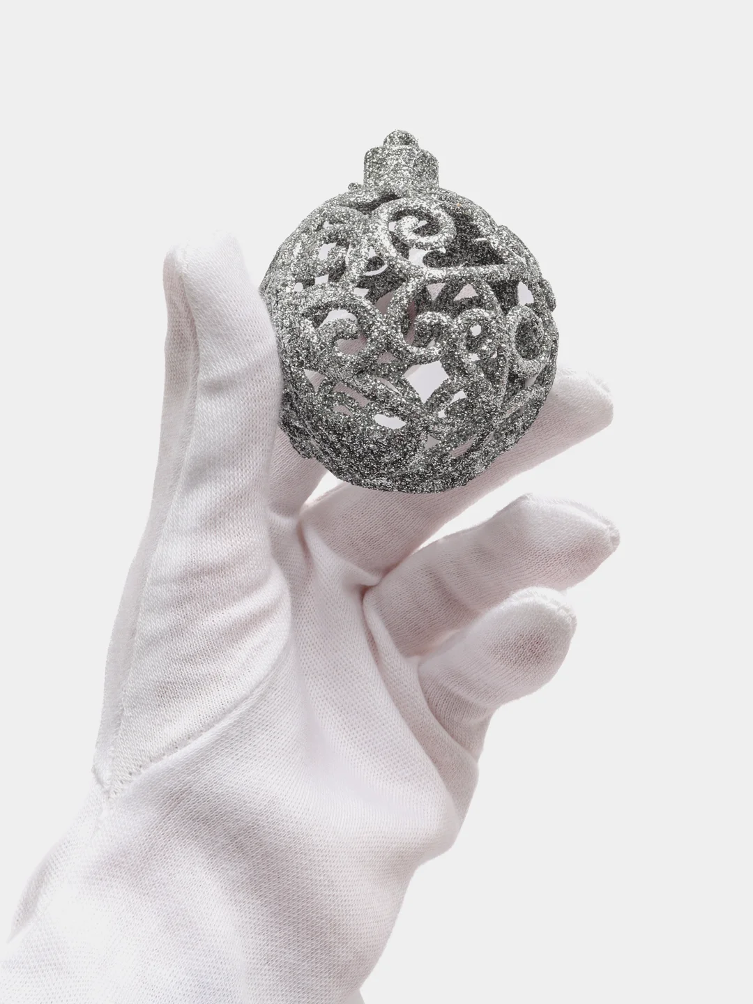 Серебряный набор новогодних шаров елочных ажурных, 6 шт в коробке, D-6см