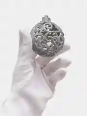Серебряный набор новогодних шаров елочных ажурных, 6 шт в коробке, D-6см
