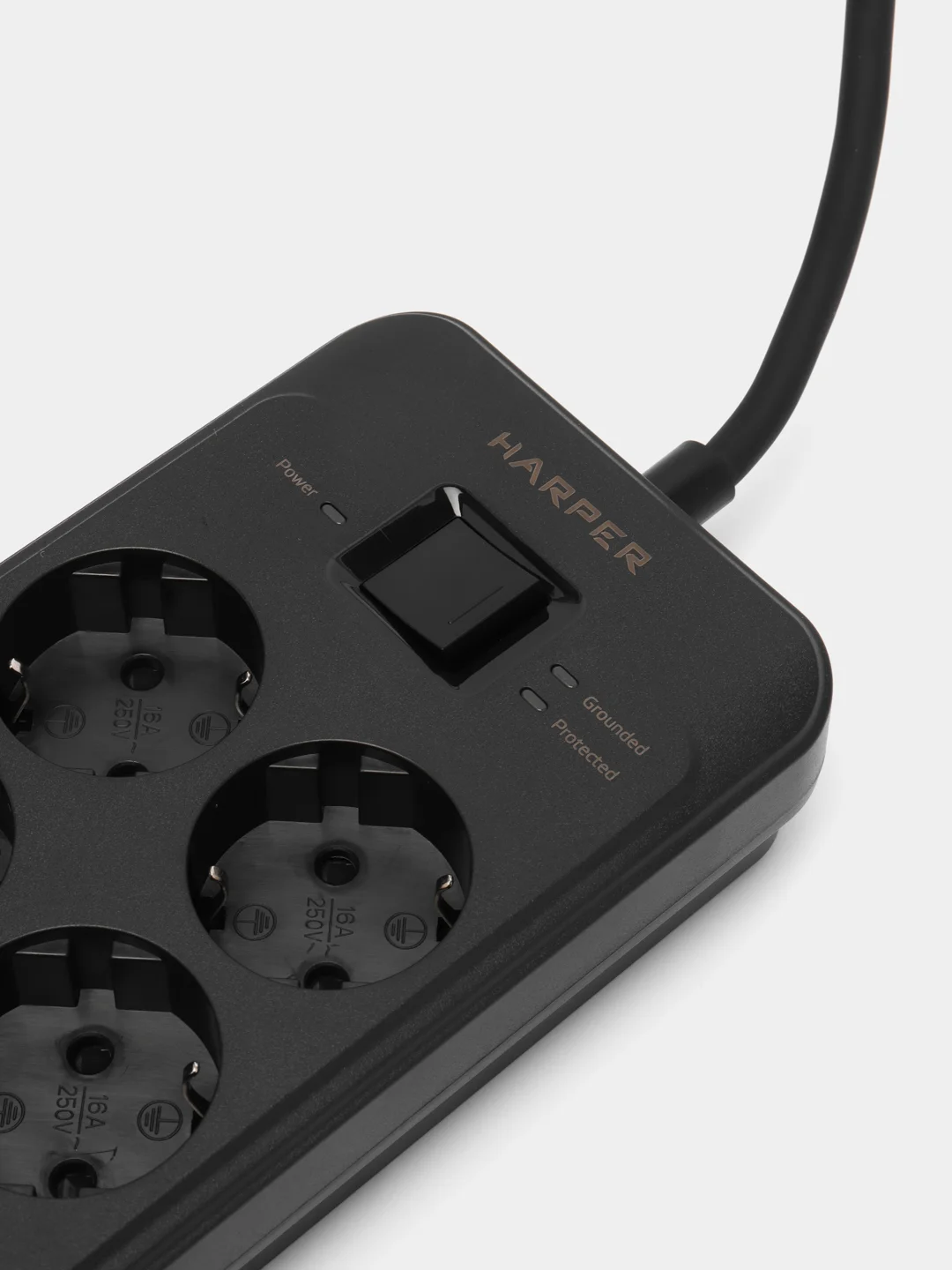 Сетевой фильтр Harper UCH-650 8 розеток,3-USB по 2,4А и 1-USB Type-C Power Delivery (20Вт)