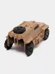 Бежевый робот-автомобиль, трансформер