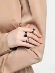 Черный кольцо женское золотое серебро черное бижутерия