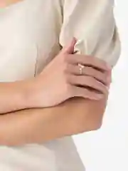 Женское кольцо, с камнем, безразмерное