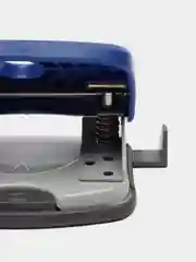 Синий дырокол BRAUBERG Einkommen 222539 222540