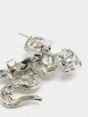 Черный брошь женская "Кролик"