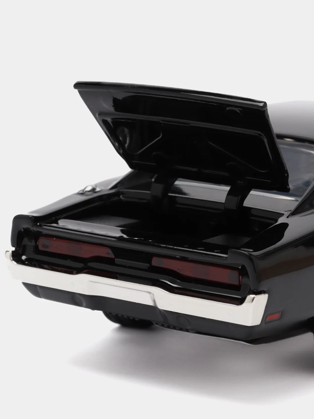 Черный металлическая машинка 1:32 Dodge Charger