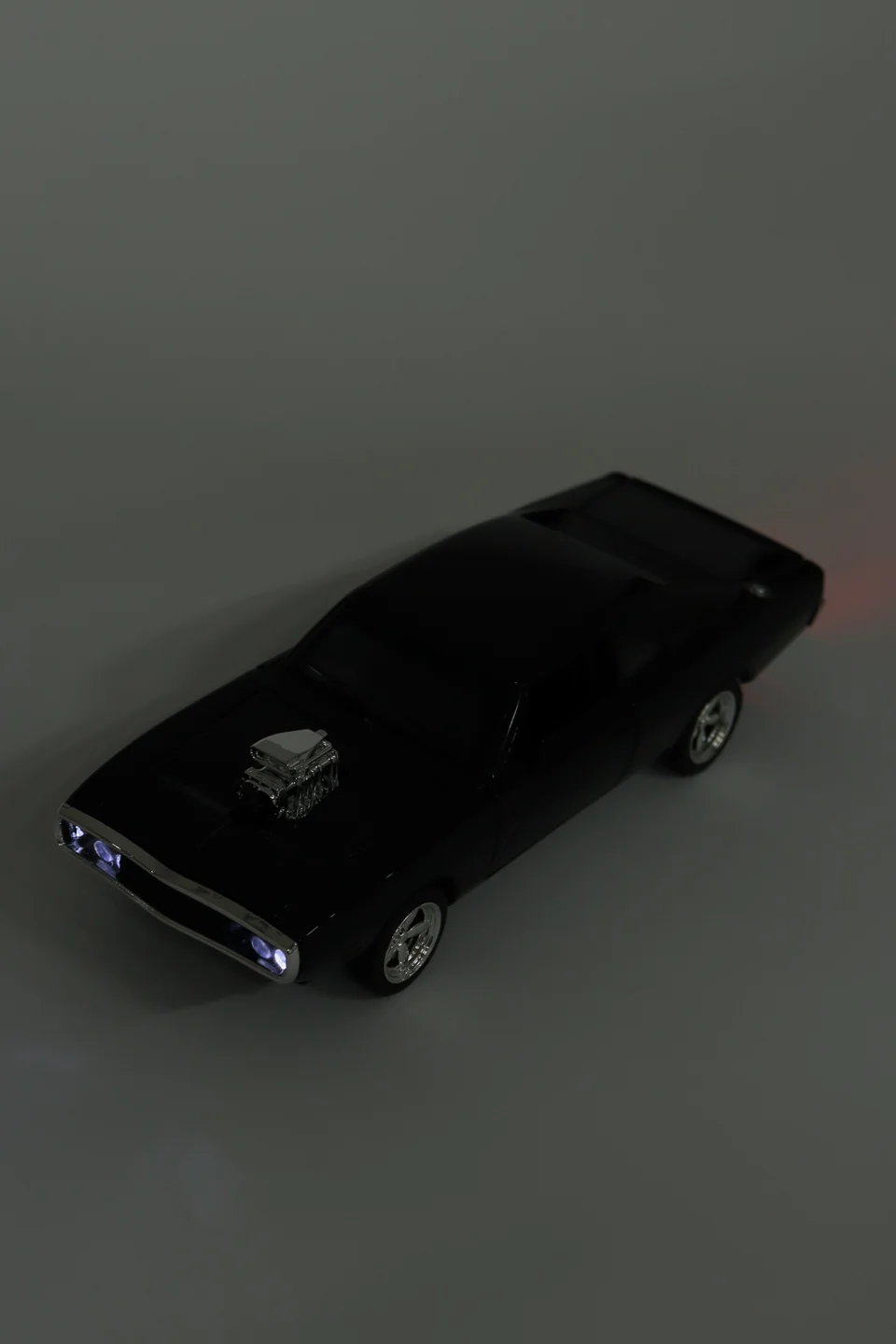 Черный металлическая машинка 1:32 Dodge Charger