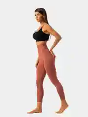 Коралловый спортивный женский костюм: легинсы и топ