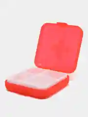 Красный контейнер для таблеток. Таблетница