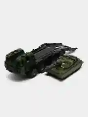 Военный тягач "Щит", с танком