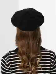 Черный берет