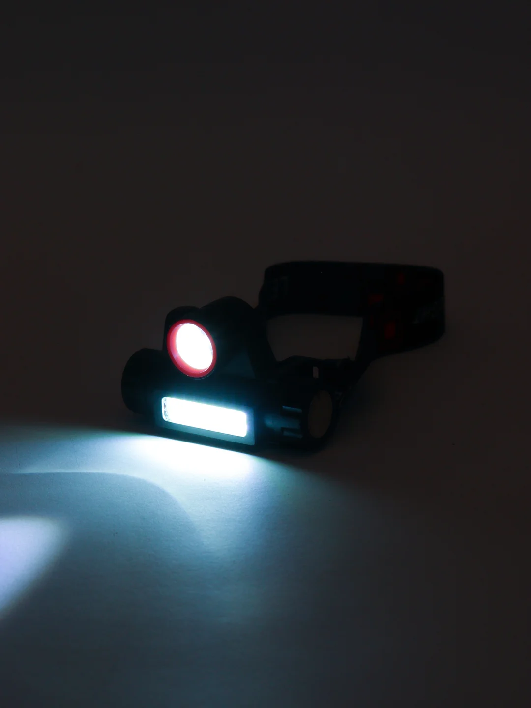 Фонарь налобный, с магнитом, USB и зумом