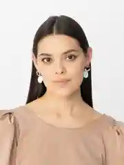 Белый серьги гвоздики Amata