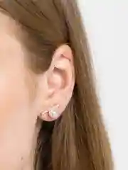 Багровый серьги женские, гвоздики