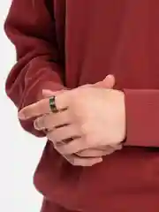 Кольцо черного цвета