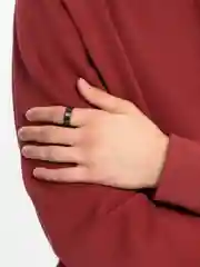 Кольцо черного цвета