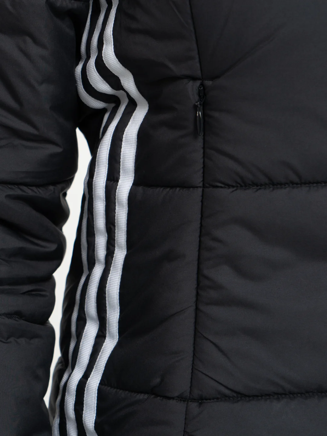 Куртка женская Adidas приталенная черная