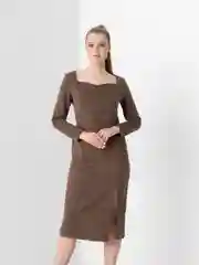 Коричневый платье женское, однотонное, с разрезом