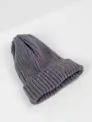 Серый шапка вязаная