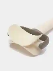 Белый ролик-пресс для вырезания кружков из теста,тесторезка