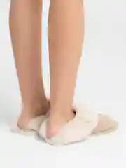 Бежевый теплые домашние меховые тапочки