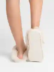 Белый теплые домашние меховые тапочки