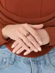 Тёмно-бордовый кольцо с большим камнем