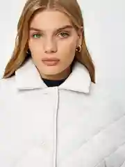 Молочный куртка демисезонная, женская Zarina, удлиненная, стеганая