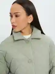 Молочный куртка демисезонная, женская Zarina, удлиненная, стеганая