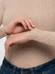 Бежевый кофта женская, лонгслив, с вырезом