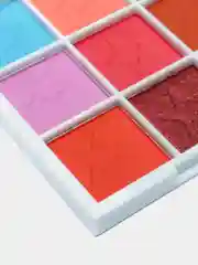 Палеткой теней для век "9 colors