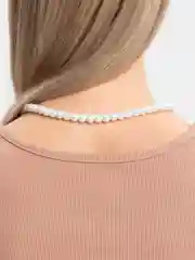 Желтый бусы со смайликами из бисера