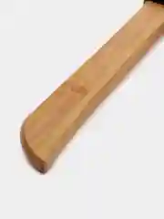 Черный нож для пиццы в виде топора