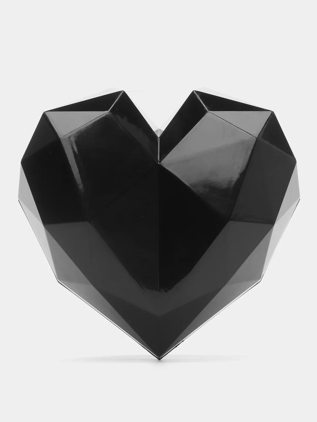 Подарочная коробка "Чёрное сердце", 18 х 18 х 12,5 см