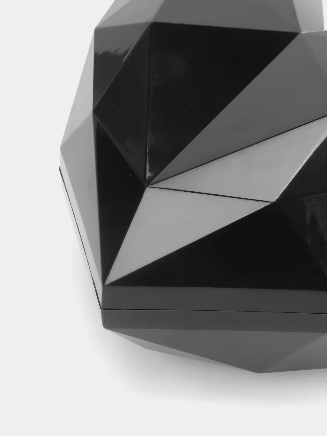 Подарочная коробка "Чёрное сердце", 18 х 18 х 12,5 см