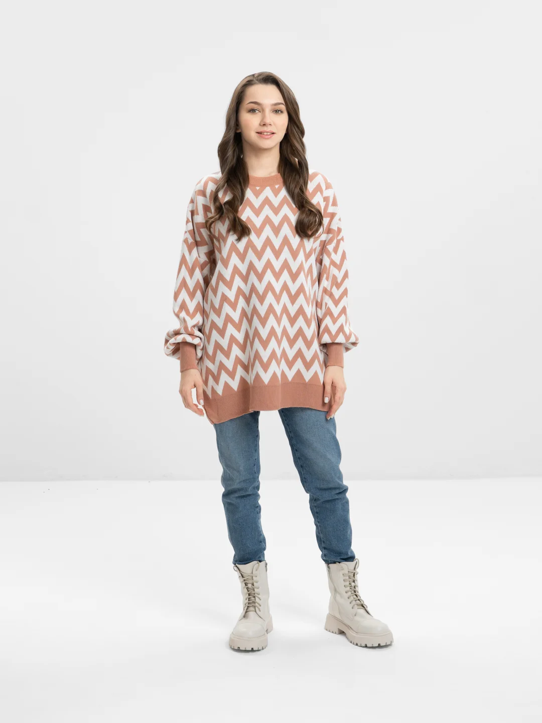 Бежевый свитер оверсайз oversize