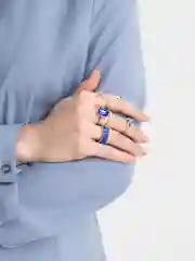 Розовый комплект колец со стразами