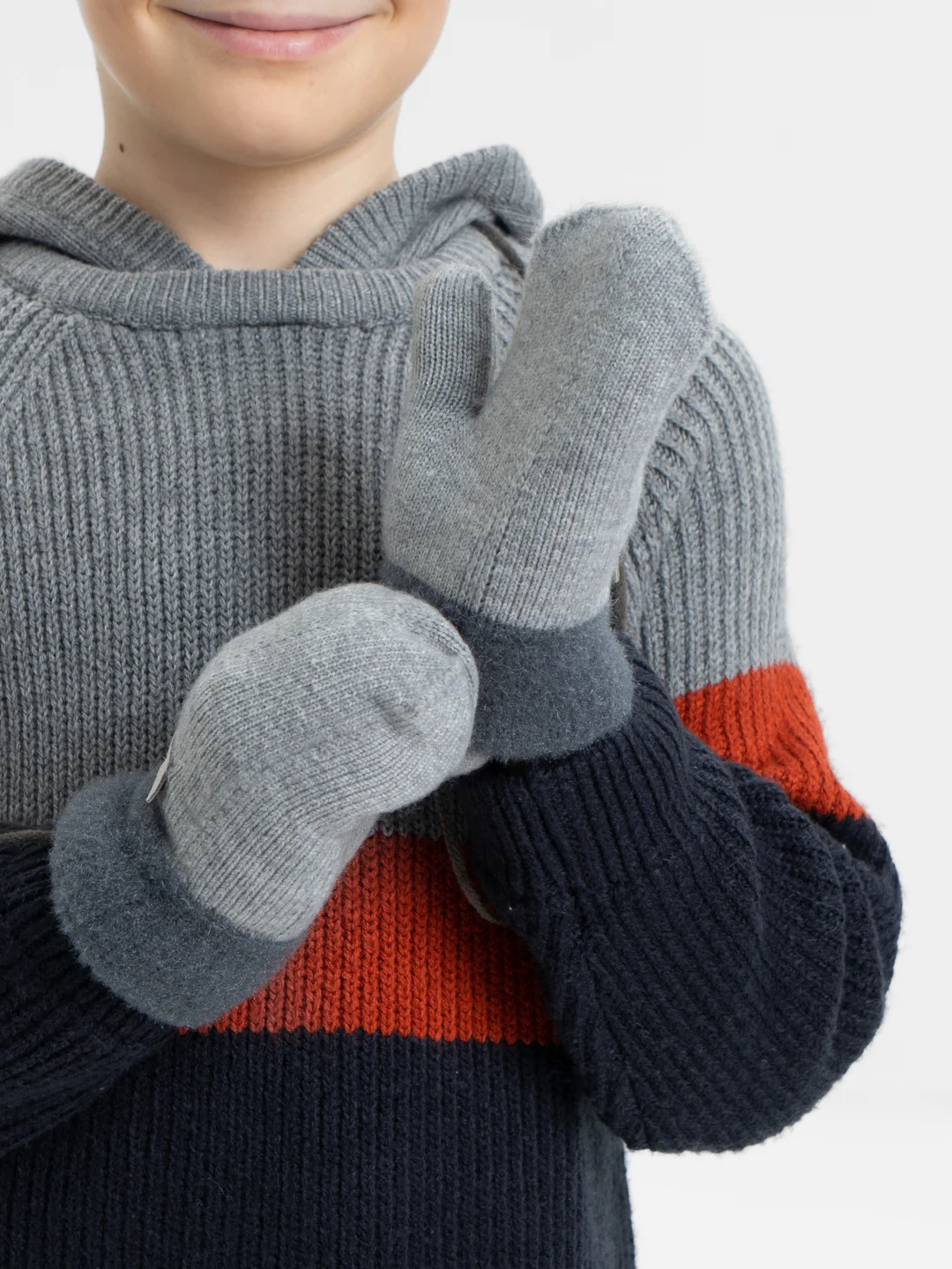 Серый варежки детские, зимние на веревке, 3-6 лет