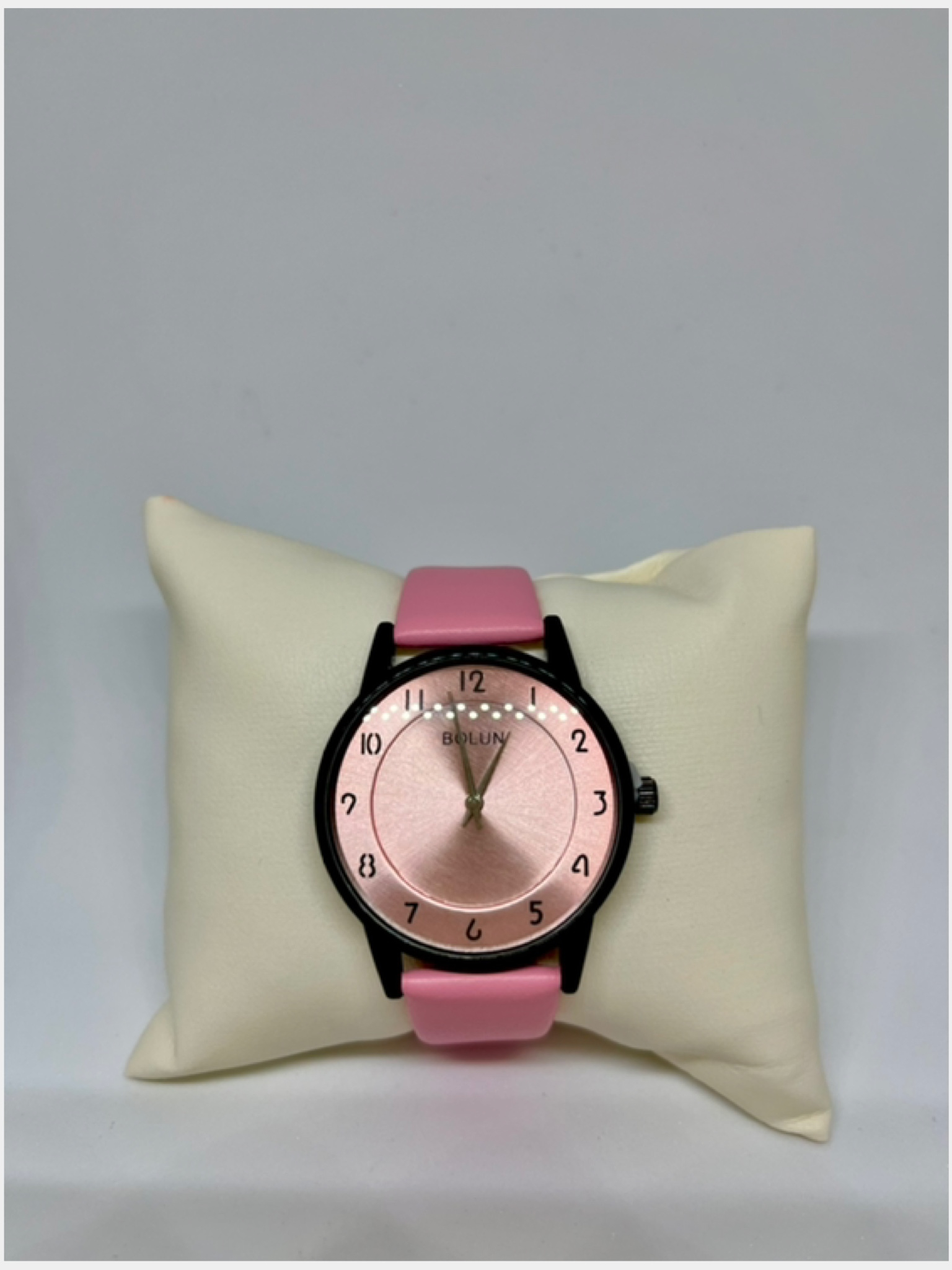 Женские наручные часы с кожаным ремешком купить по цене 380 ₽ в интернет-магазине KazanExpress