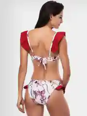 Красный купальник раздельный