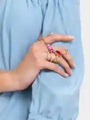 Розовый комплект колец со стразами