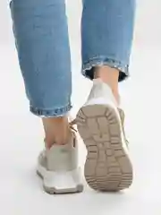 Бежевый кроссовки женские