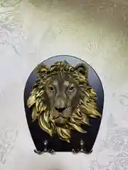 Коричневый ключница настенная, ключница "Лев", "Тигр", "Сова", "Волк", большая, из дерева