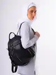Черный рюкзак женский