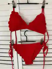Красный бикини на завязках