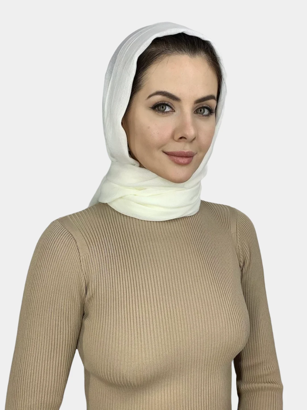Белый палантин женский