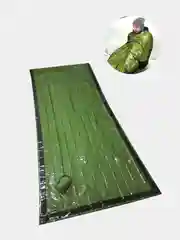 Зелёный хаки термозащитное аварийное одеяло-мешок, фольгированное