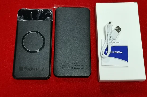 Повербанк, 8000 mAh с беспроводной зарядкой для смартфонов