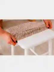 Кремовый чехол на стул