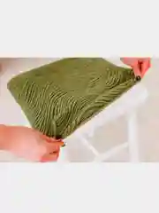 Лесной зеленый чехол на стул